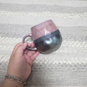 ANTHROPOLOGIE POTTERS CORNER Pink Dip Dyed Hammered Iridescent Metallic Mug